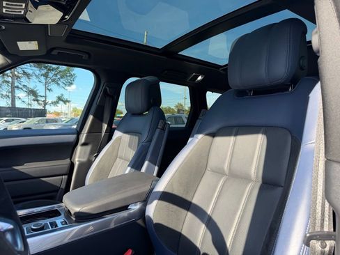 Used 2021 Land Rover Range Rover Sport HST image 11