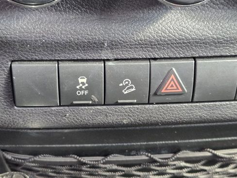 Used 2018 Jeep Wrangler Unlimited Sport w/ Connectivity Group image 18