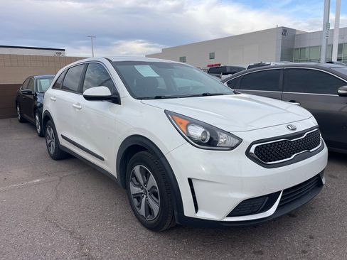 Used 2019 Kia Niro FE image 2