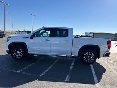 Used 2024 GMC Sierra 1500 SLT w/ SLT Premium Plus Package AWD/4WD image 4