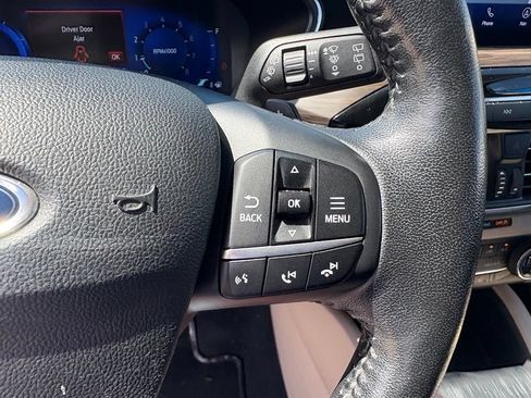 Used 2020 Ford Escape Titanium AWD/4WD image 18
