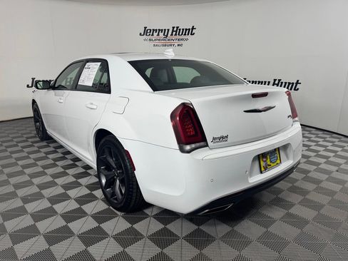 Used 2023 Chrysler 300 S RWD image 9
