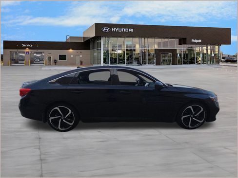 Used 2018 Honda Accord Sport image 8