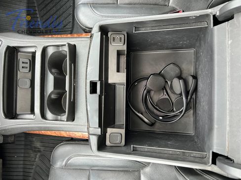Used 2019 Chevrolet Suburban Premier AWD/4WD image 22