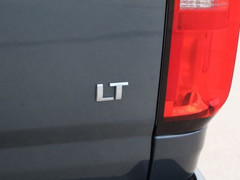 Used 2019 Chevrolet Colorado LT w/ LT Convenience Package RWD image 9