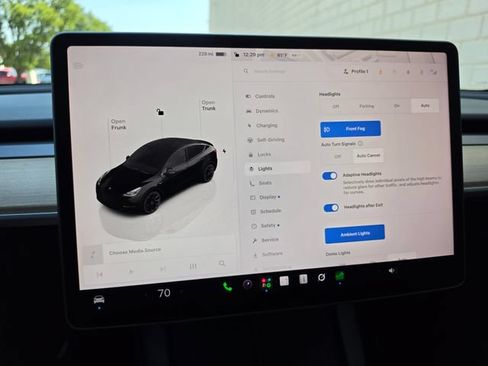 Used 2023 Tesla Model Y Long Range AWD/4WD image 41