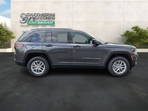New 2025 Jeep Grand Cherokee Laredo X w/ Luxury Tech Group I RWD image 6