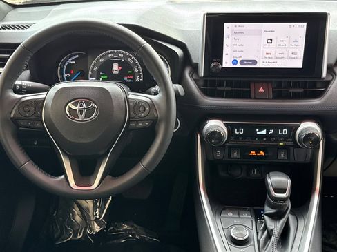 Used 2023 Toyota RAV4 SE w/ Convenience Package AWD/4WD image 18
