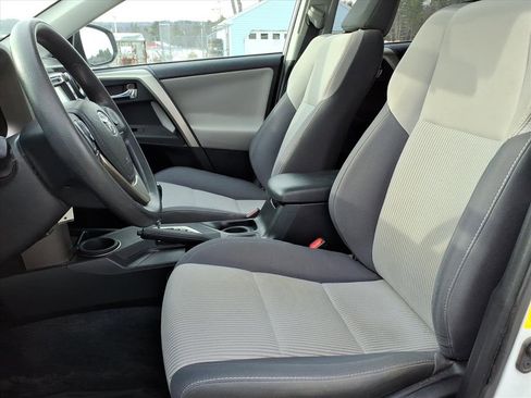 Used 2014 Toyota RAV4 XLE image 16