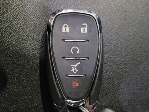 Used 2019 Chevrolet Equinox LT FWD image 32