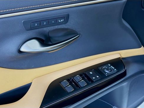 Used 2022 Lexus ES 350 w/ Premium Package image 19
