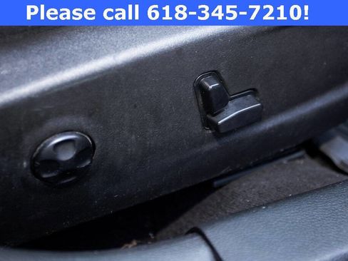 Used 2018 Chrysler 300 Touring L image 24