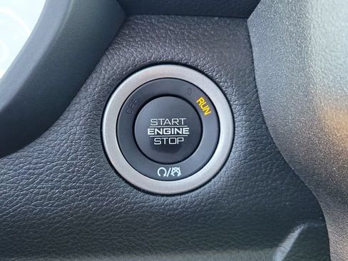 Certified 2025 RAM 1500 Warlock AWD/4WD image 17