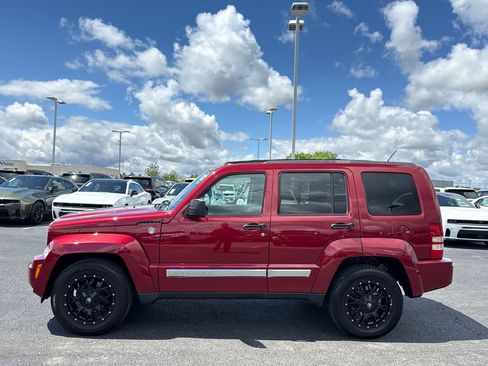 Used 2012 Jeep Liberty Limited w/ Comfort/Convenience Group AWD/4WD image 6