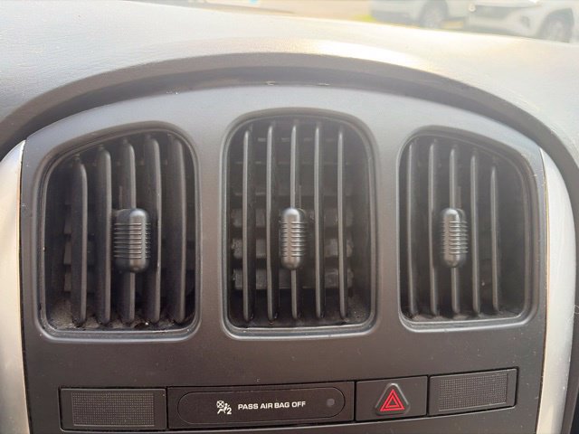 Used 2005 Chrysler Town & Country Touring FWD image 30