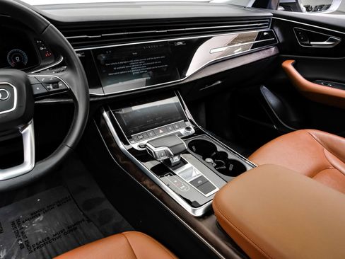 Used 2022 Audi Q8 Premium Plus w/ Premium Plus Package image 28