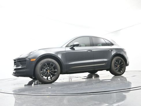 Certified 2022 Porsche Macan AWD/4WD image 42
