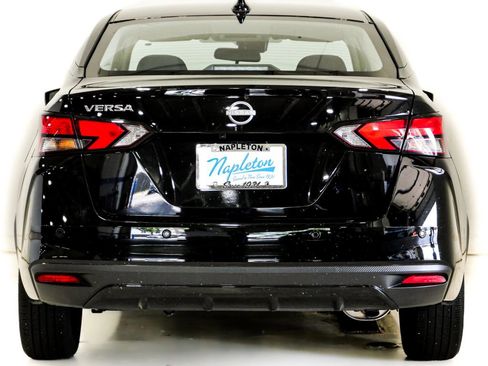Used 2025 Nissan Versa SV FWD image 7