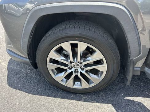 Used 2021 Toyota RAV4 XLE Premium FWD image 39