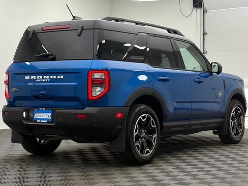 Used 2025 Ford Bronco Sport Outer Banks w/ Outer Banks Tech Package+ AWD/4WD image 8
