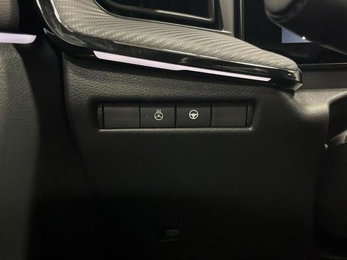 Used 2025 Nissan Kicks SR w/ SR Premium Package AWD/4WD image 32