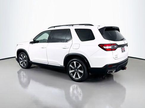 Used 2025 Honda Pilot Elite image 7