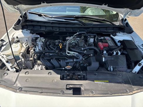 Used 2025 Nissan Altima 2.5 SV FWD image 31