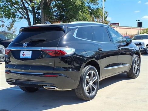 Used 2022 Buick Enclave Essence w/ Sport Touring Edition image 4