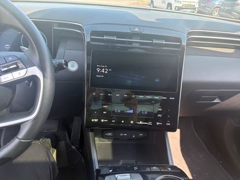 Certified 2024 Hyundai Tucson SEL AWD/4WD image 17