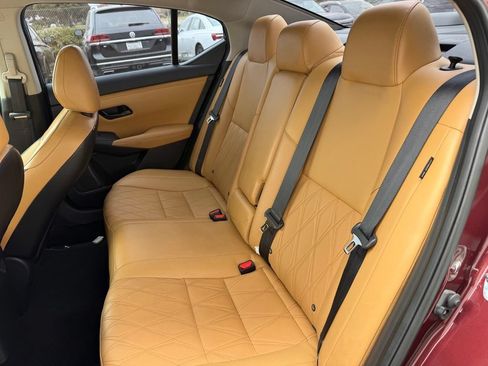 Used 2024 Nissan Sentra SV w/ SV Premium Package FWD image 6