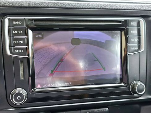 Used 2017 Volkswagen Jetta SE FWD image 23