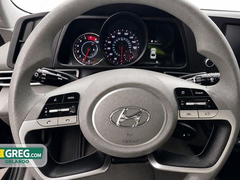 Used 2023 Hyundai Elantra SE FWD image 11