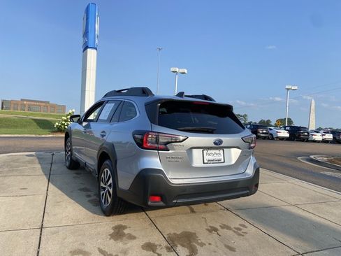Used 2024 Subaru Outback Premium AWD/4WD image 12