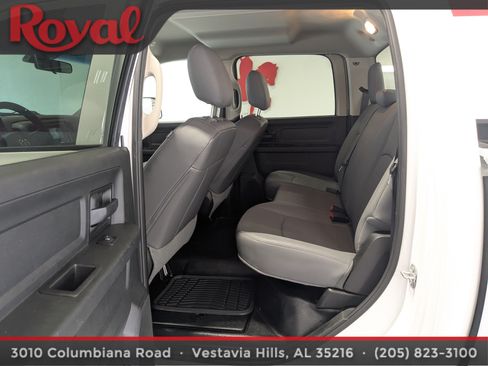 Used 2020 RAM 1500 Tradesman w/ Chrome Appearance Group RWD image 13