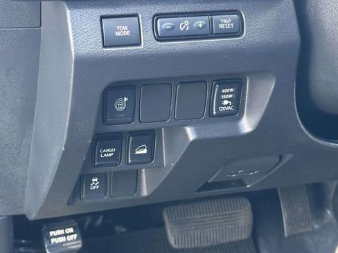 Used 2022 Nissan Frontier SV image 26