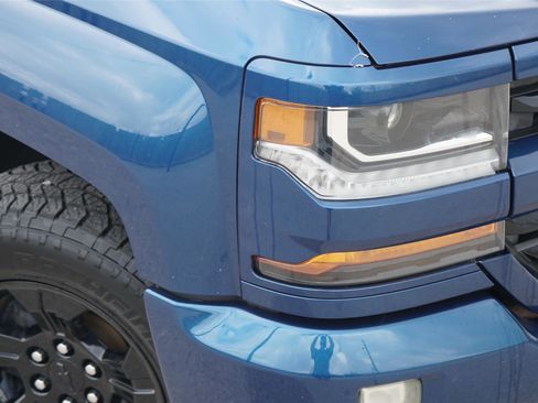 Used 2017 Chevrolet Silverado 1500 LT w/ Texas Edition AWD/4WD image 3