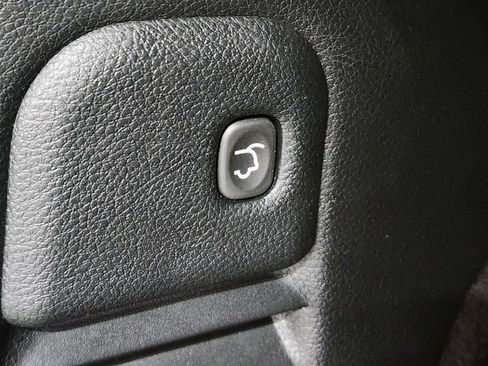 Used 2020 Jeep Grand Cherokee Overland AWD/4WD image 36