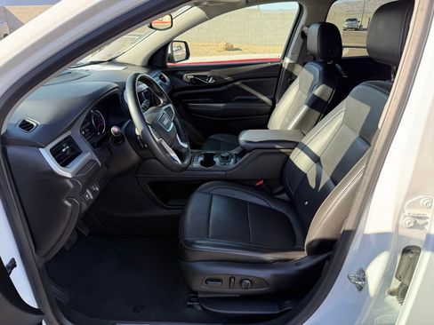 Used 2023 GMC Acadia SLT image 11
