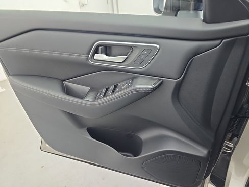 New 2026 Nissan Rogue Platinum w/ Platinum Premium Package AWD/4WD image 26