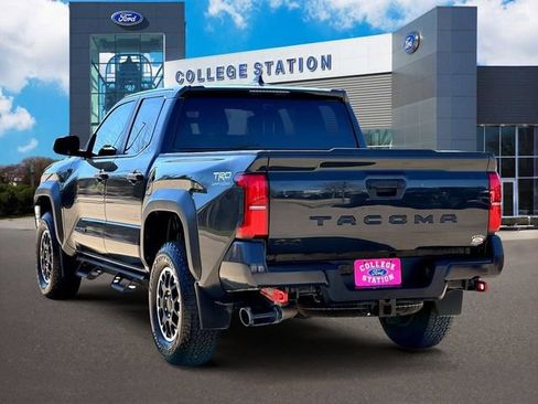 Used 2024 Toyota Tacoma TRD Off-Road image 3