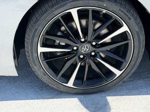 Used 2018 Toyota Camry XSE w/ Driver Assist Package FWD image 9