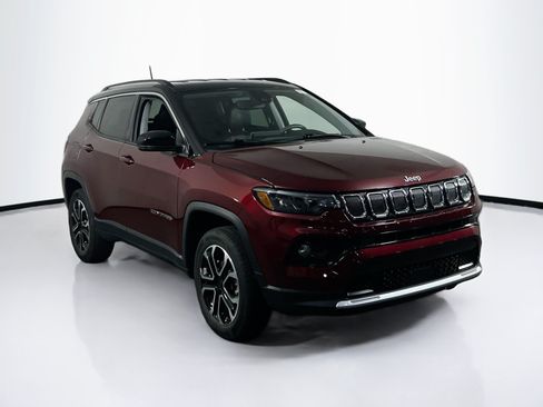 Used 2022 Jeep Compass Limited AWD/4WD image 3