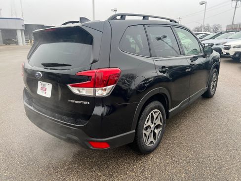 Certified 2023 Subaru Forester Premium image 7