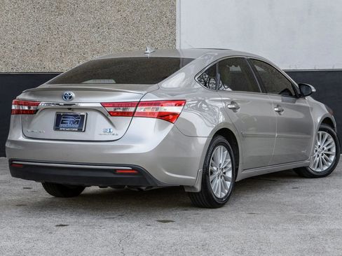 Used 2015 Toyota Avalon Limited image 8