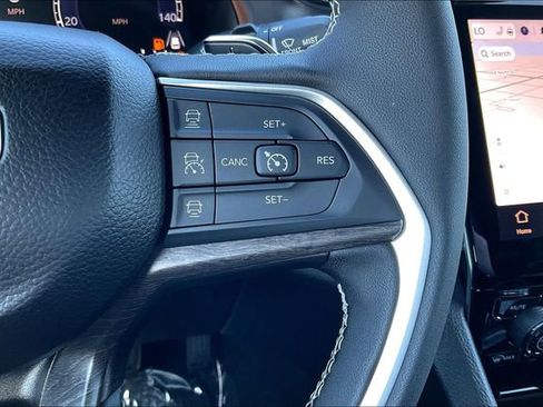 New 2024 Jeep Grand Cherokee Limited w/ Black Appearance Package image 19