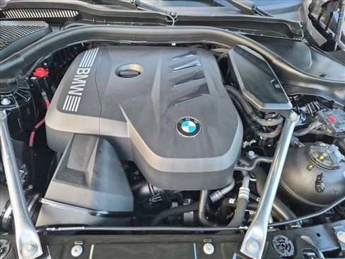 Used 2025 BMW 530i w/ M Sport Package RWD image 24