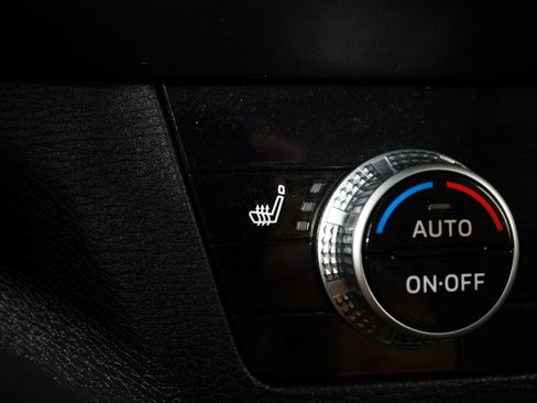 Used 2023 Mitsubishi Outlander SE FWD image 24