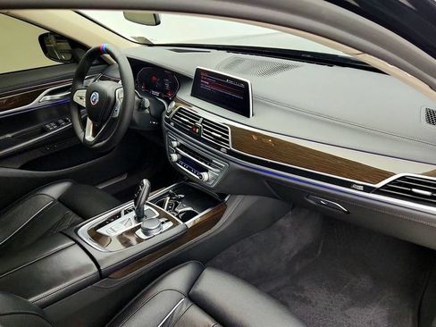 Used 2022 BMW 740i xDrive w/ Premium Package AWD/4WD image 26