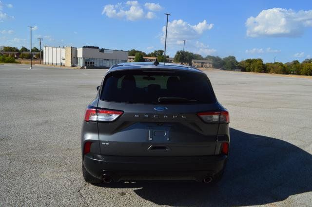 Used 2021 Ford Escape SE w/ SE Sport Appearance Package FWD image 10