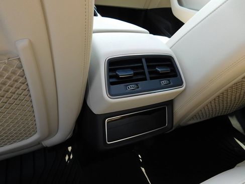 Used 2021 Audi e-tron Premium Plus w/ Premium Plus Package AWD/4WD image 14